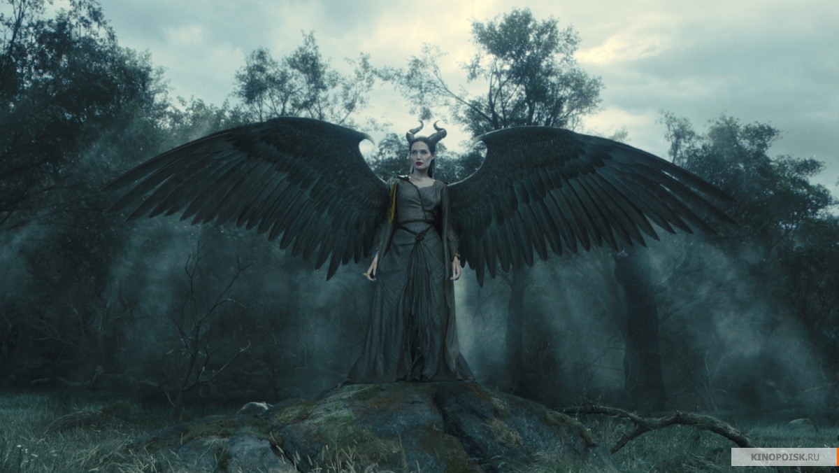 kinopoisk.ru-Maleficent-2396245.jpg