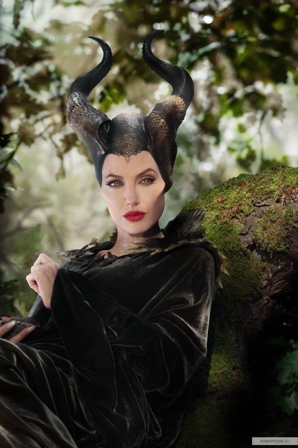 kinopoisk.ru-Maleficent-2403082.jpg