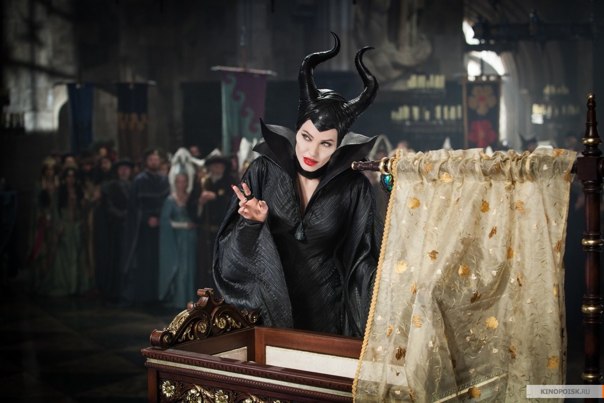 kinopoisk.ru-Maleficent-2387536.jpg