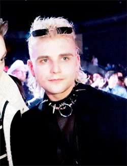 tumblr_pt3x6bbivT1yq98gso3_250.gif