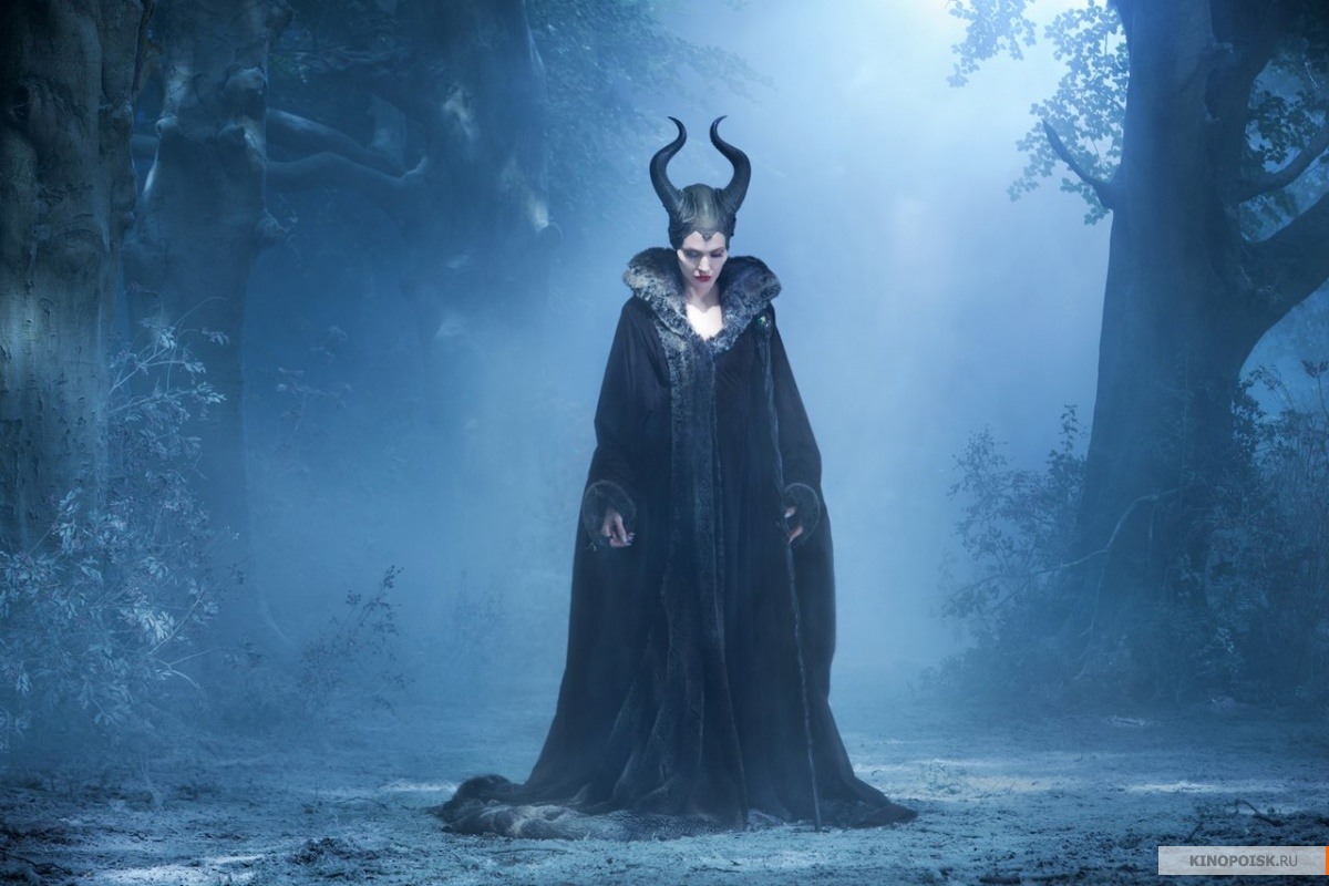 kinopoisk.ru-Maleficent-2396128.jpg