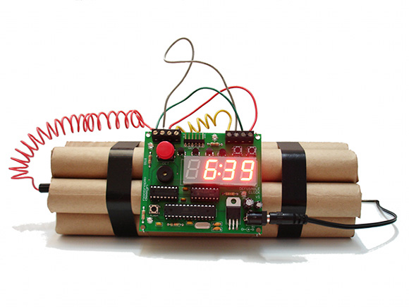 defusable-alarm-clock_2011-09-07_23.17.45.jpg
