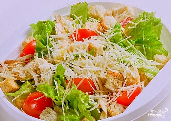 salat_quotcezarquot_s_kuricei_s_pomidorami-80240.jpg
