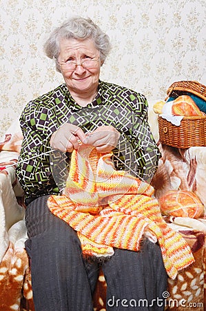 leisure-grandmother-thumb7856179.jpg