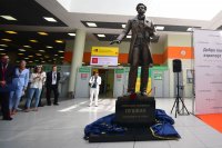 vaeroportusheremetevootkrylipamyatnikpushkinu_2_1559837244.jpg