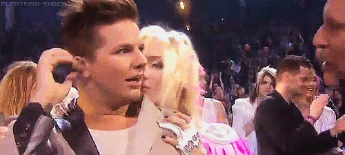tumblr_mjfarfQNHT1qeq1xno1_500.gif