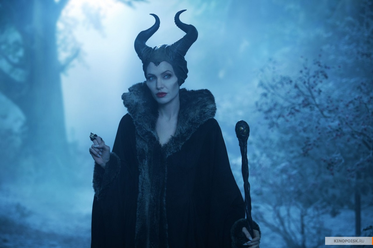 kinopoisk.ru-Maleficent-2396127.jpg